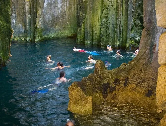 Sawa-I-Lau Caves (Yasawa Islands) Tour Fiji